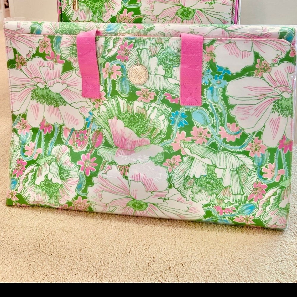 Lilly Pulitzer New Pattern Putting Green Poppyland Foldable Garment Bag NWT - Picture 3 of 3